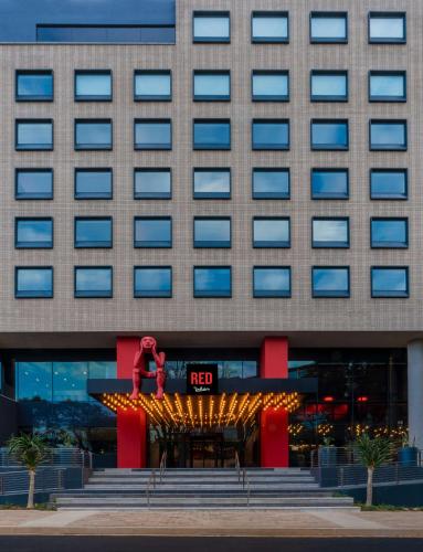 Photo - Radisson RED Hotel Johannesburg Rosebank