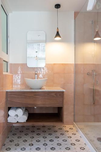 Lady Todd - image 11