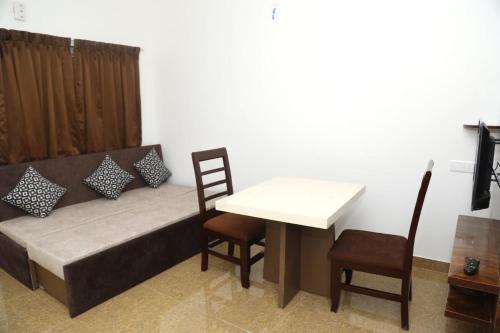 Dunhill Service Apartment