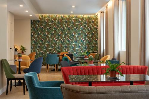 Hotel Apolonia Paris Montmartre; Sure Hotel Collection by Best Western - image 4