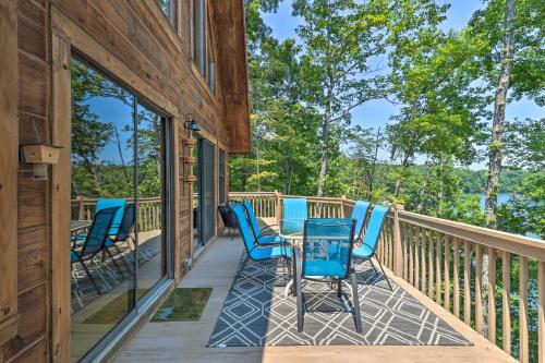 Lakefront Landrum Cabin with Deck and Game Room! in Landrum, USA