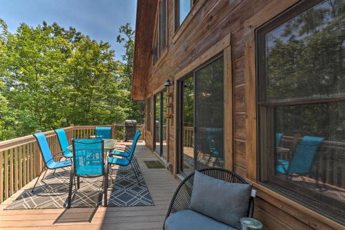 Game Room! Lakefront Family Cabin in Landrum in Marion (NC)