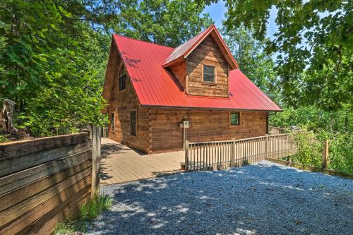 Game Room! Lakefront Family Cabin in Landrum in Marion (NC)