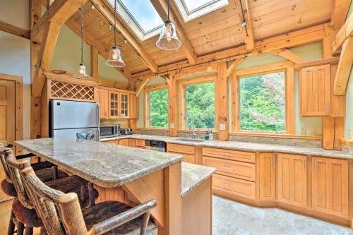 Contemporary Home with Deck Walk to Mount Snow - image 6