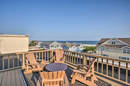 Luxury Long Beach Condo with Rooftop and Views! - image 5