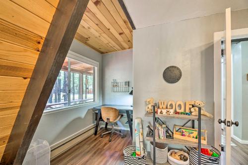 A-Frame Pinetop Lakeside Cabin Under the Pines!