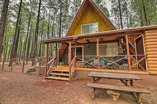 A-Frame Pinetop Lakeside Cabin Under the Pines!