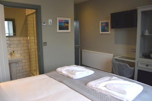 Crown Inn - image 2