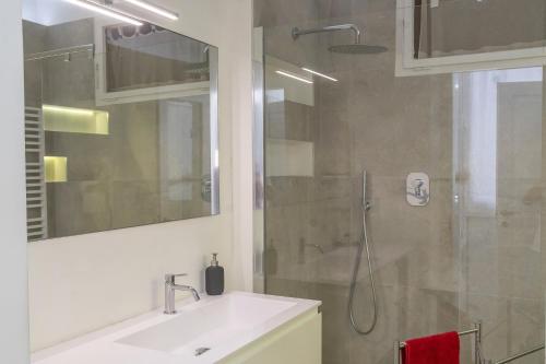 Hadithi Trieste, tra Le Rive e Piazza Unità