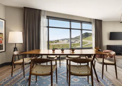 โรงแรมออริจิน เรด ร็อกส์ (Origin Hotel Red Rocks) in โกลเด้น (CO)