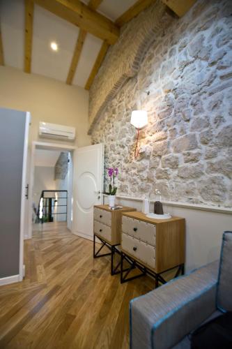 Borelli Palace Deluxe Apartments - image 4