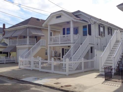 OC814 St. James Place-2nd-Floor - main image