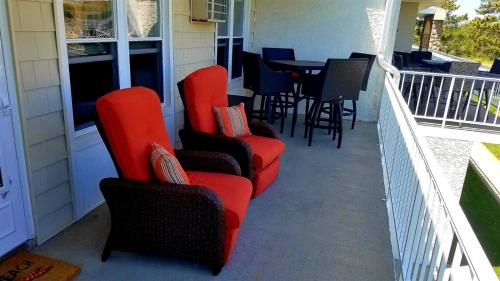 NW302 East Marina Court Unit B2 - image 2