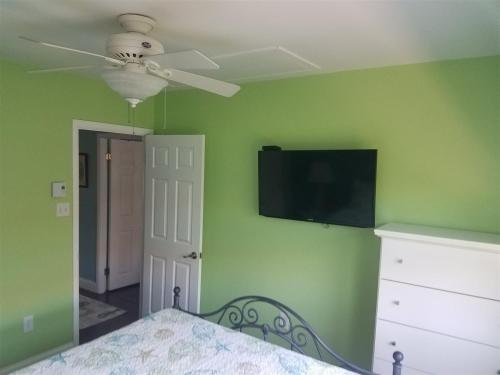 NW302 East Marina Court Unit B2 - image 6