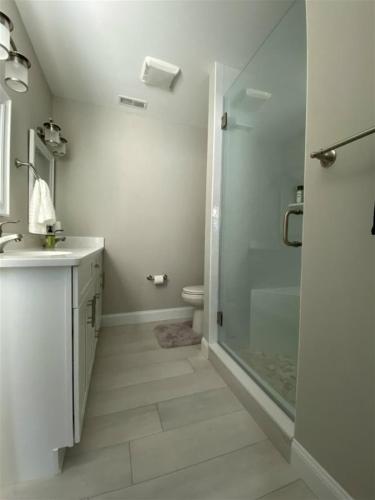 WC330 East Saint Paul Avenue - image 12