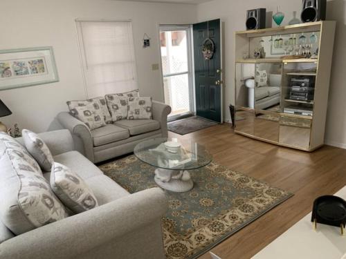 DB300 East Rochester Ave-108 - main image