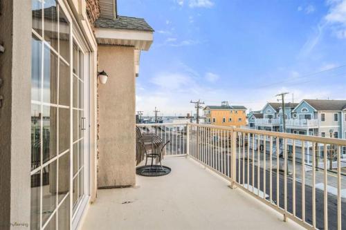 NW415 E 23rd Avenue Unit 202 - image 9