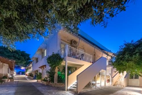 Apartments Tina FREE transfer from-to the airport 5