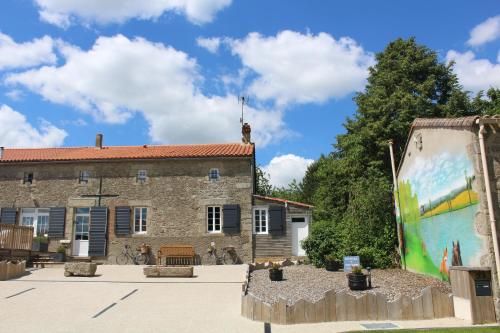 Chambres d'hôtes Logis Charrier Le Petit Bignon chambre d'hôte Saint-Mars-la-Réorthe