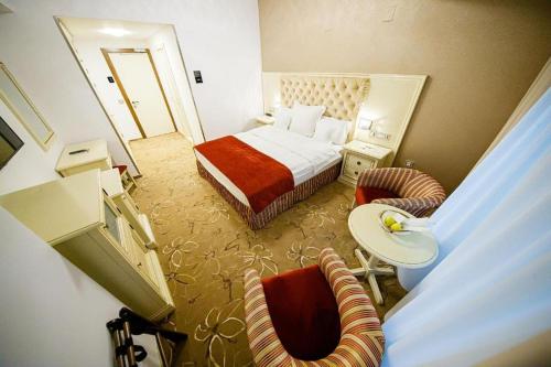 Deluxe Double Room 4* with Airport Transfer Included, without SPA access