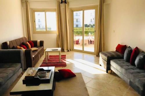 Gateaway chalet with a sunny garden in Ras Sedr