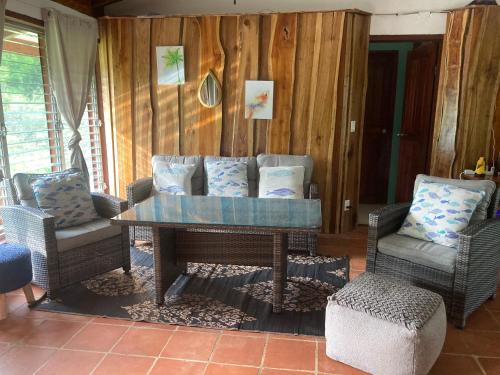 Dolphin Bay Hideaway in Isla Cristobal