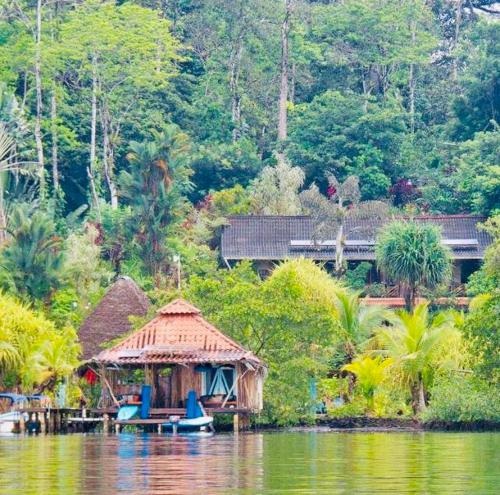 Dolphin Bay Hideaway in Isla Cristobal