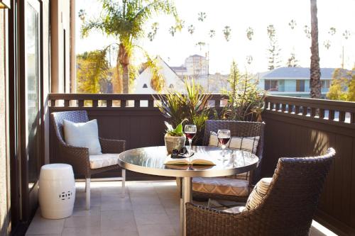 Ambrose Hotel - image 2