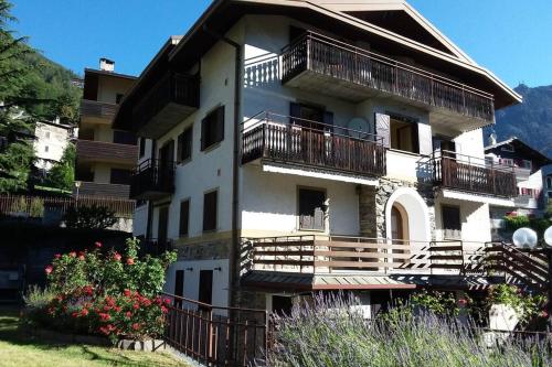  Ferrari´s: bright apartment with magnificent view in Chiesa in Valmalenco
