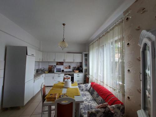 Casa Bunicii Comarnic in Komarnika