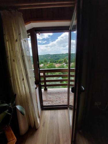 Casa Bunicii Comarnic in Komarnika