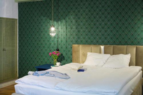 1 queen bed