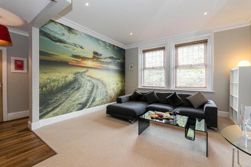 Cosy Urban Oasis - Quirky 2-Bed Town Centre Apartment