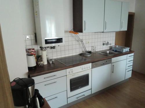 Haus - 4 Zimmer - 2 Bad - 1Kuche, bis 8 Personen 7.0km von Weichering entfernt