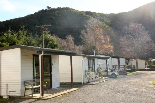 Kitchenette Cabin