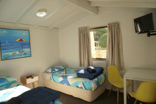 Parklands Marina Holiday Park Cabins in Picton