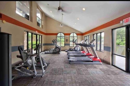 Chic 1 bedroom apartment 15 mins from downtown Atl