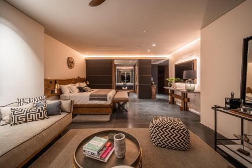 Signature Suite King Tropical View image 4