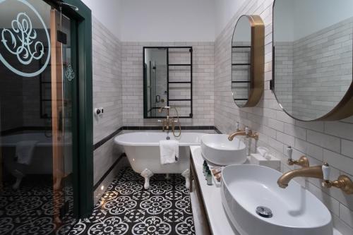 HAGLEY PARK EAST RESIDENCE