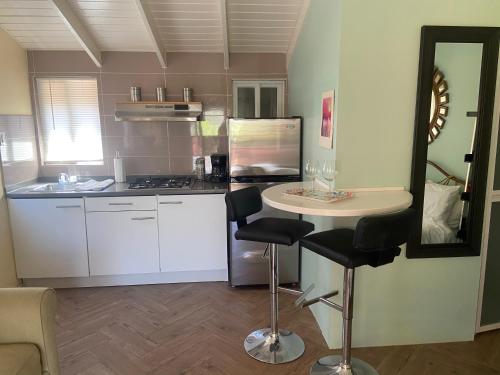 dapur, Cozy studio with private spa in Oranjestad