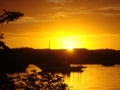 Casa Alegria, Piscina, 10 Hóspedes, 3 Suítes e Churrasqueira