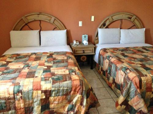 2 double beds