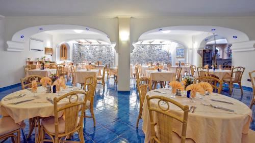 Hotel Belvedere - image 10
