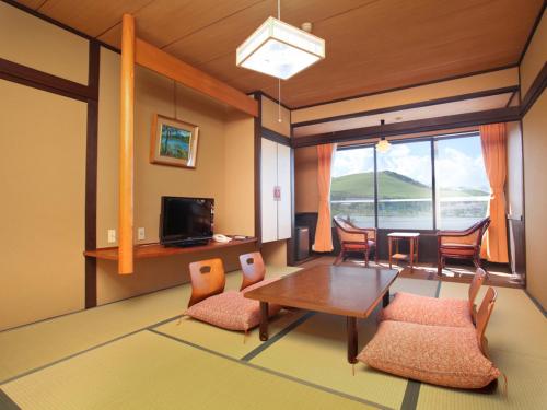 Japanese-Style Room with Shared Bathroom and Lake View