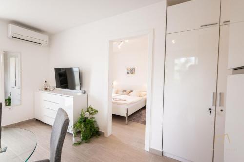 Apartment image 10