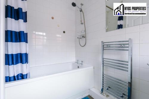 MONTHLY OFFER - Families or Contractor - 8 Guests by Nyos Properties Manchester