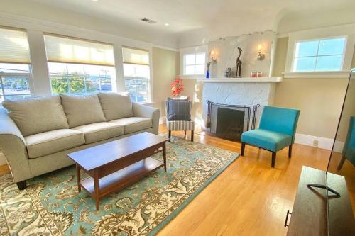 Entire 3 bedroom house for 6 people Near SFO SF Bay Area Newly updated - San Bruno