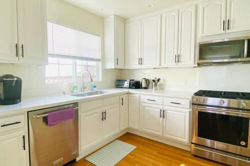 Lovely 3 bedroom house for 6 people Near SFO SF Bay Area Newly updated thumb 2