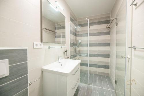 Apartment image 8