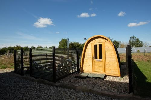 Pidley Bottom Cottages - Luxury SC rooms - Fully furnished and equipped - KITCHEN - towels and linen included Pidley Bottom Cottages - Luxury SC rooms - Fully furnished and equipped - KITCHEN - towels and linen included